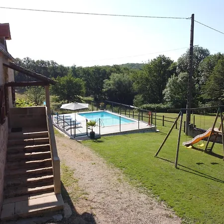 In Stunning Location Дом отдыха
