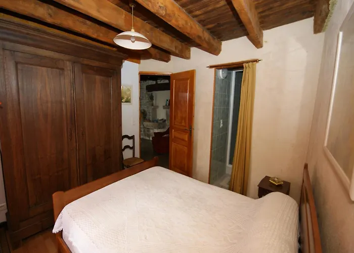 In Stunning Location 度假居 Théminettes