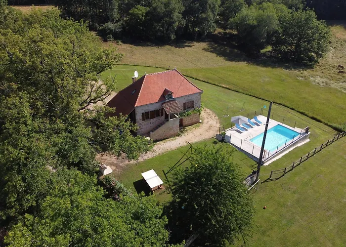 In Stunning Location 度假居 *